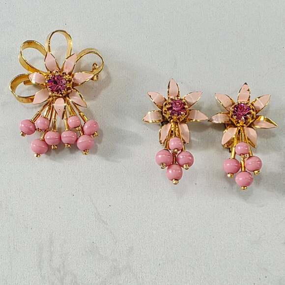 Source Unknown Jewelry - Vintage 1950s Austrian Gold-Tone Pink Floral Brooch and Earring Set